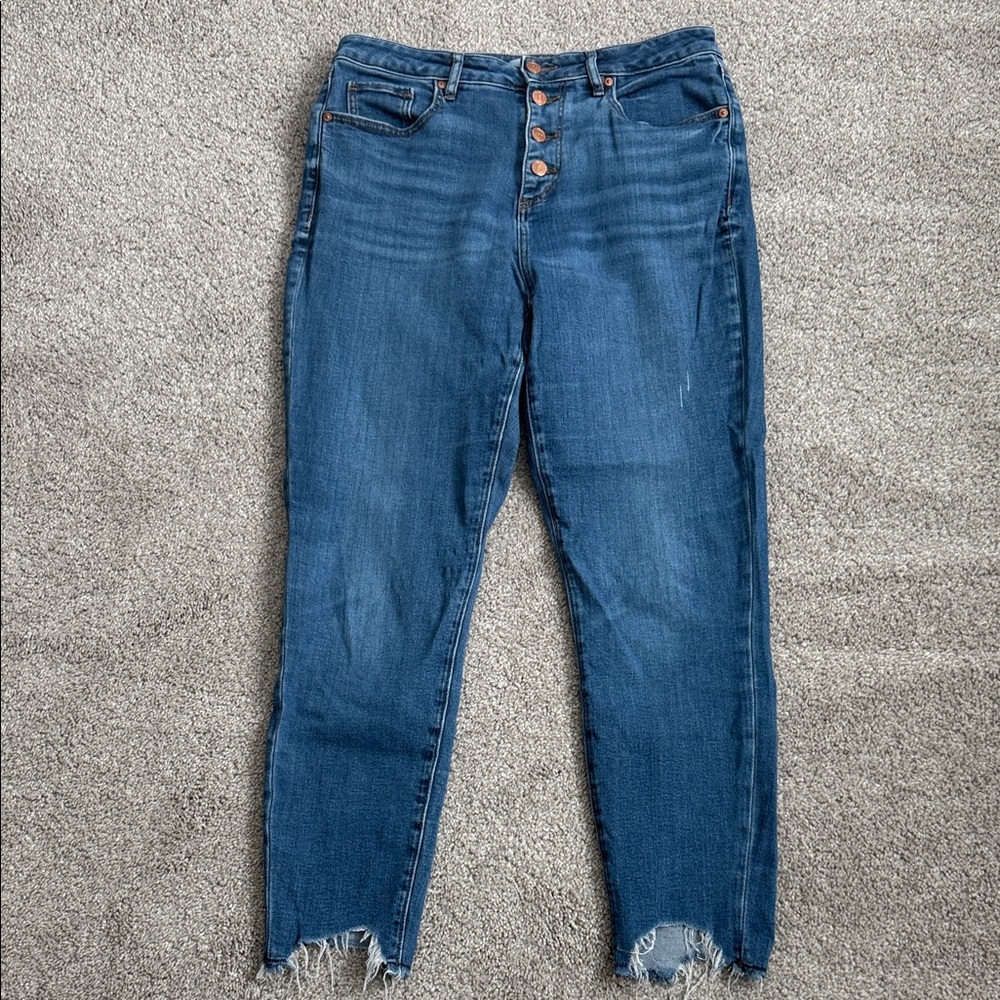 LOFT Curvy High Waist Frayed Skinny Jeans